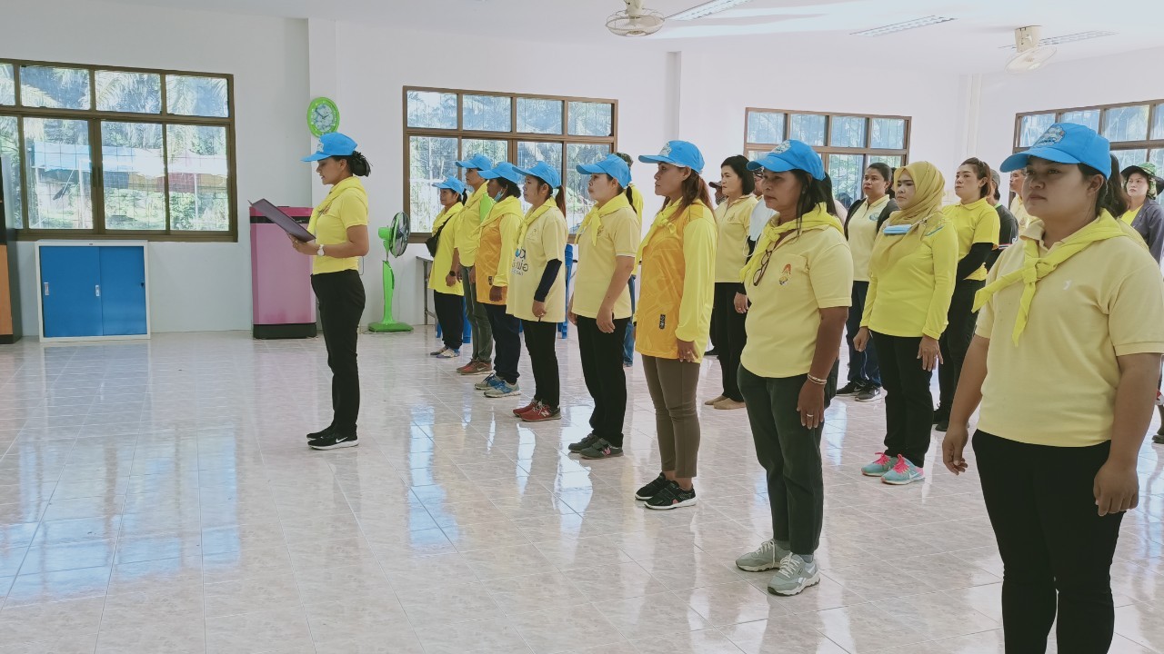 กิจกรรมจิตอาสา เพื่อถวายเป็นพระราชกุศล เนื่องในวันคล้ายวันพระบรมราชสมภพพระบาทสมเด็จพระบรมชนกธิเบศร มหาภูมิพลอดุลยเดช บรมนาถบพิตร วันชาติและวันพ่อแห่งชาติ 5 ธันวาคม 2563 ตามโครงการป้องกันและลดอุบัติเหตุทางถนน ณ วันที่ 4 ธ.ค.2563