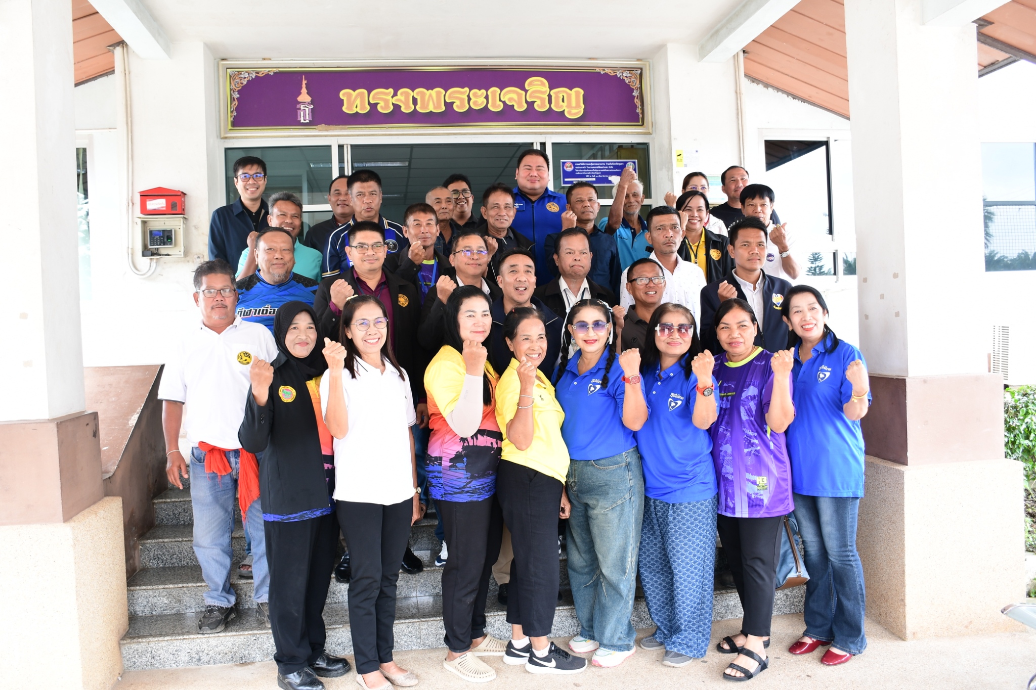 ลงพื้นที่ตรวจสอบปัญหา ณ ถนนสายนิคม ซอย 1 (ทิศเหนือ) บริเวณหน้า โรงงานสหกรณ์นิคมท่าแซะ จำกัด หมู่ที่ 5 ต.คุริง อ.ท่าแซะ จ.ชุมพร